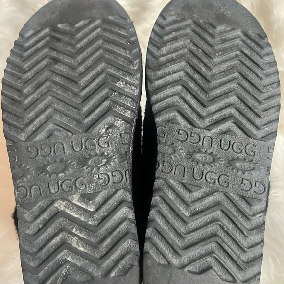 Women’s black knit UGG boot size 7us - Picture 3 of 3